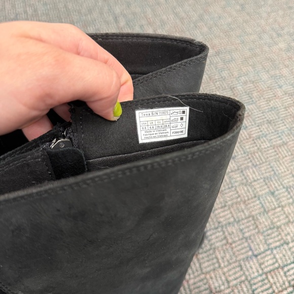 Teva Rowena Tall Boots - Picture 4 of 8